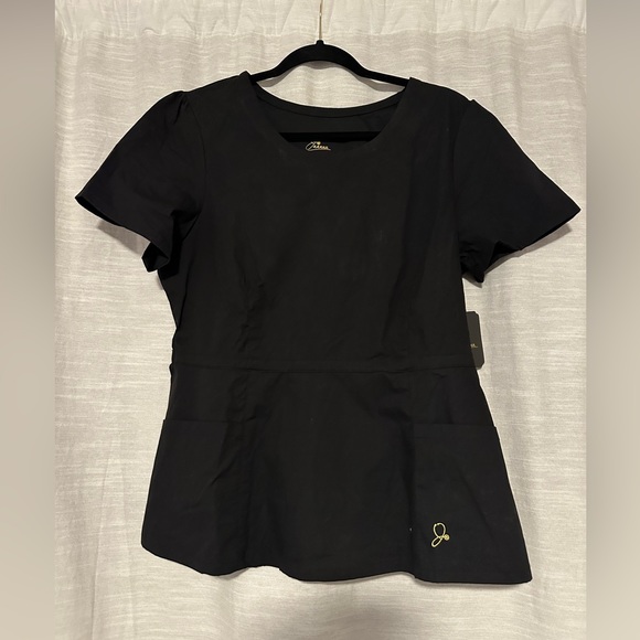 Jaanuu Tops Jaanuu Scrub Top Poshmark